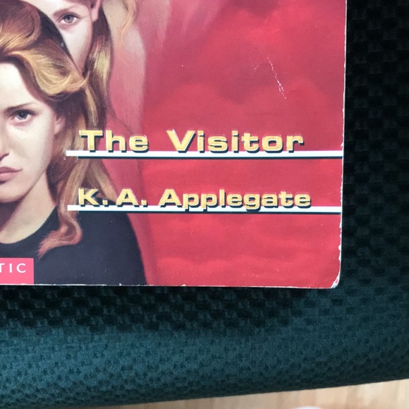 “Animorphs: The VISITOR” Applegate #2 - Picture 12 of 13